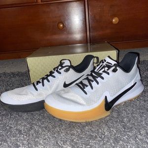 Kobe Mamba Focus (Mens Sneakers)